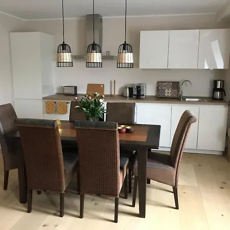 Schmuckstueck In Ostseenaehe
