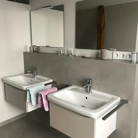 Schmuckstück In Ostseenähe *