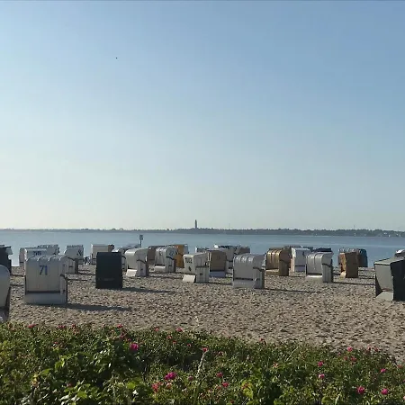 Schmuckstueck In Ostseenaehe