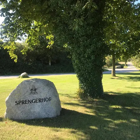 Schmuckstueck In Ostseenaehe